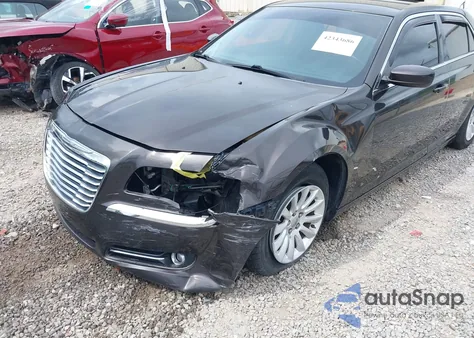 2013 Chrysler 300 Motown from USA, damaged, VIN 2C3CCAAG4DH658609